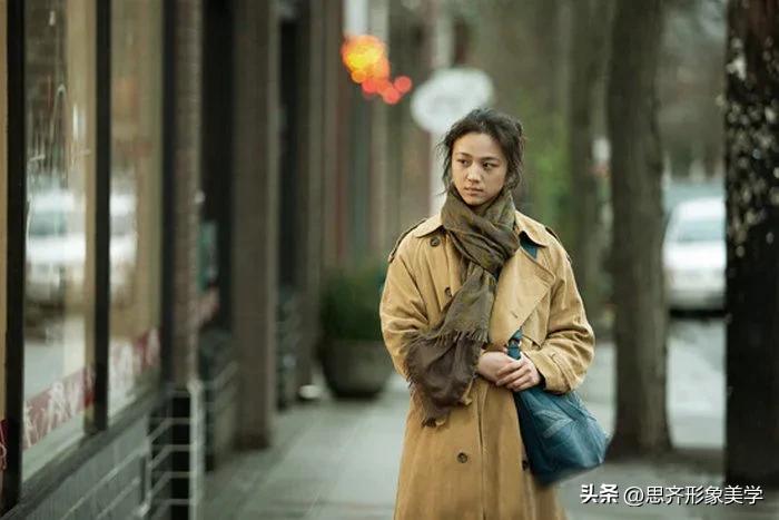 风衣颜色搭配_burberry 风衣 颜色_选购风衣