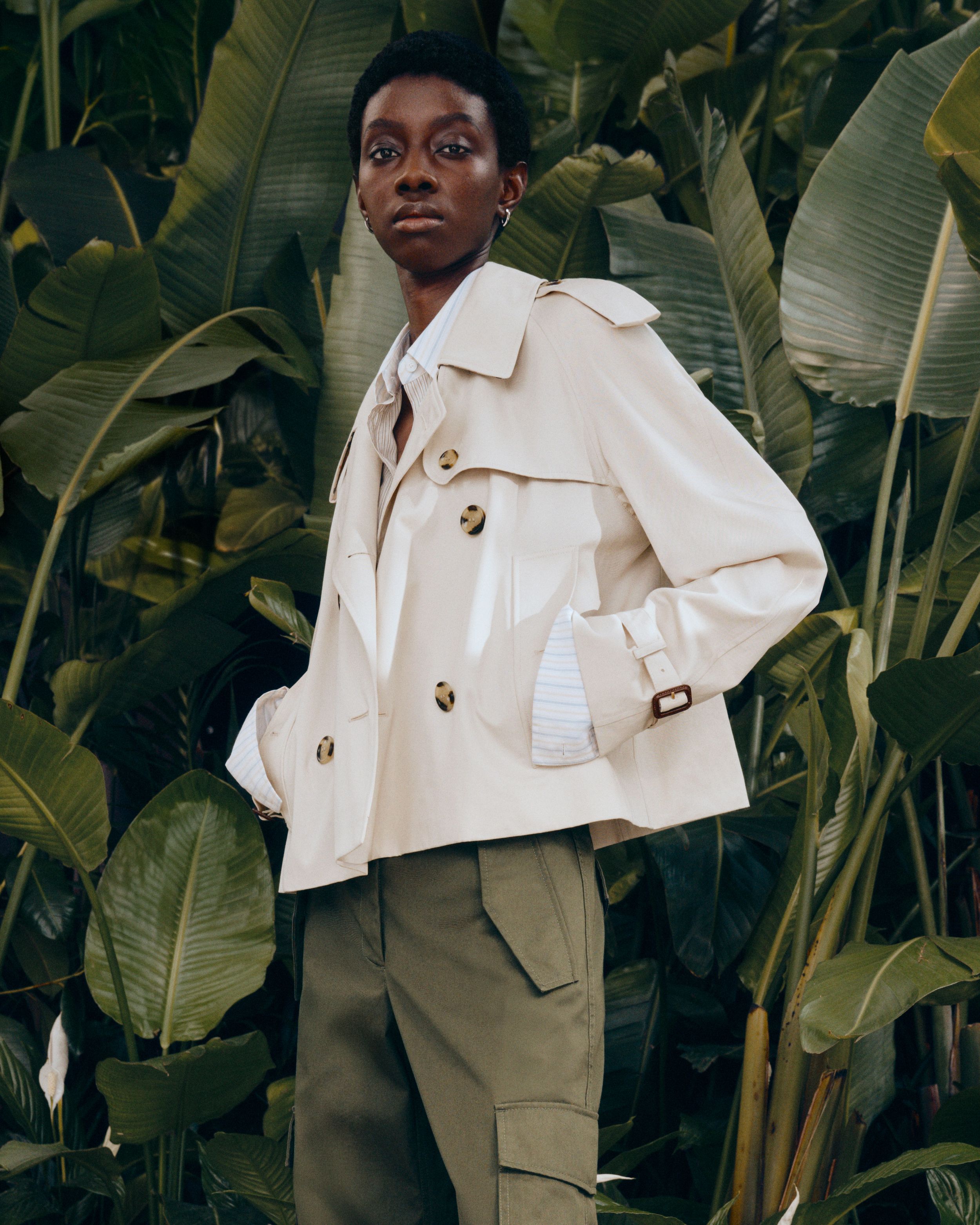 经典Trench风衣选购指南_Burberry轻薄嘎巴甸风衣_burberry 风衣 颜色