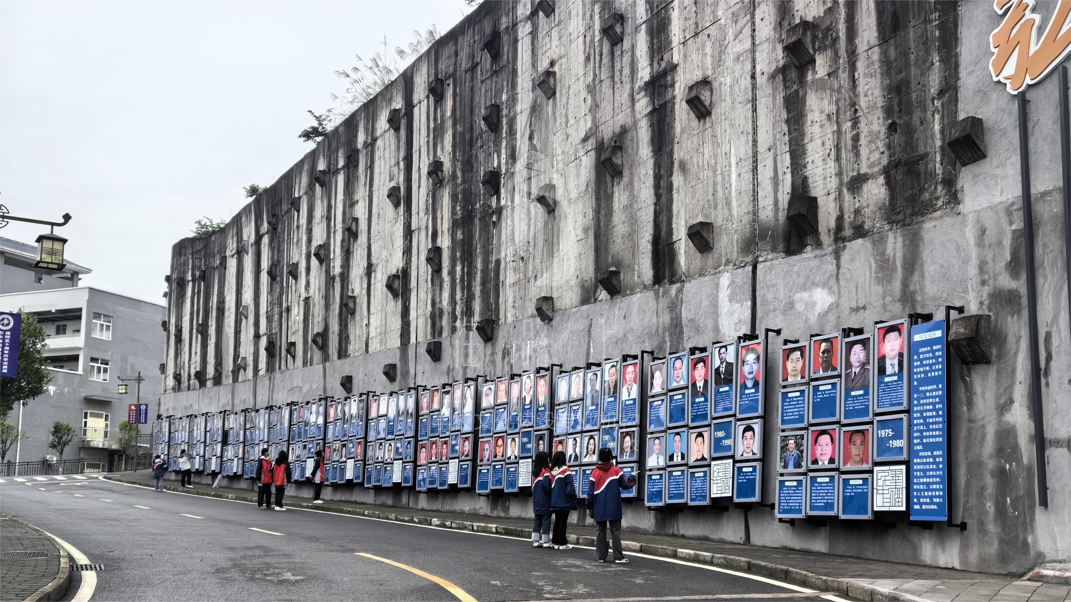 彭水县民族中学环境文化建设_校园文化环境建设_学校环境文化建设