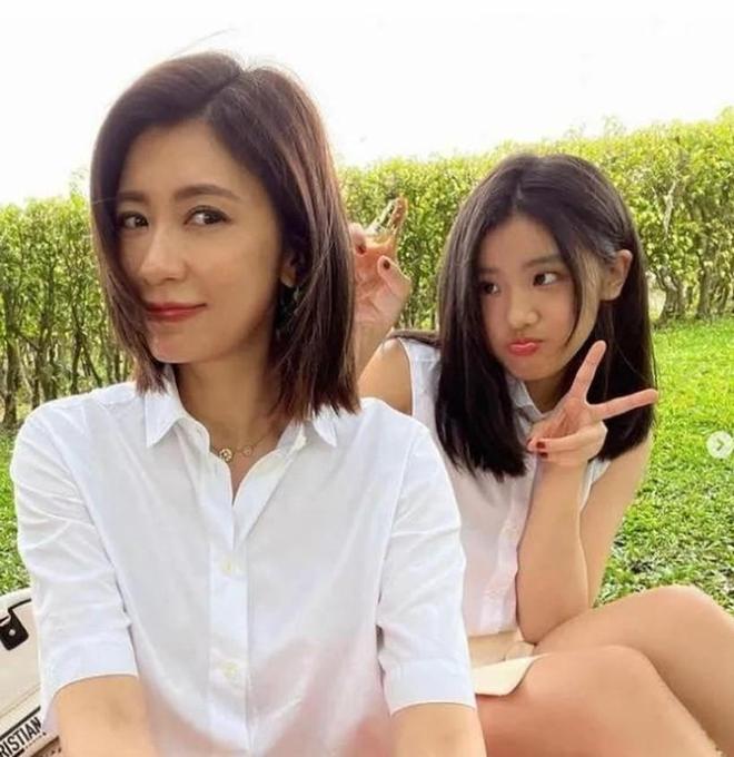 贾静雯前夫女儿_贾静雯2600万寻女事件_梧桐妹50亿继承权归属