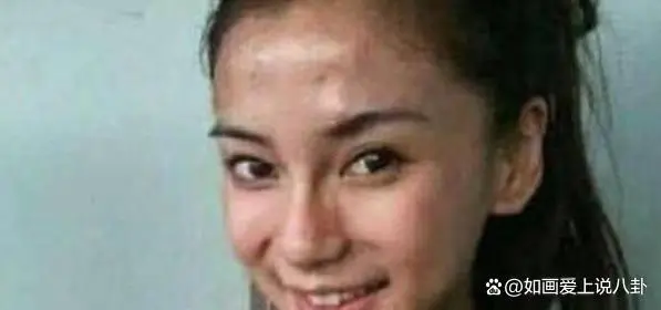 如何化妆成baby_关晓彤素颜真实面貌_女明星素颜照曝光