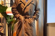 40岁男人买风衣，这几种颜色最藏肉显瘦