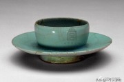 宋代官窑瓷器特征大揭秘！盏托、蒜头瓶底部特点全知道