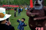 青海首届稻草人节：卡通稻草人带你重返童话森林