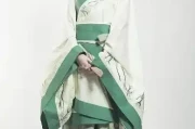 古代女子薄纱长裙 怎么选怎么穿