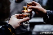 嘴唇色素沉着怎么淡？避开这几种食物