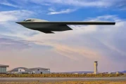 B-2隐形轰炸机研制费曝光：2030亿美元烧30年，谁买单？