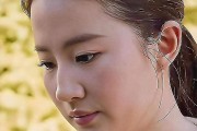 刘亦菲素颜出镜引热议，真素颜or假素颜？你怎么看？