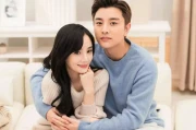 李小璐贾乃亮旧照背后：富家女嫁穷小子，母亲后悔心软