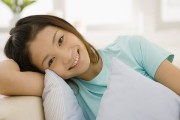 颈椎病选竹炭枕头，侧睡平躺都舒服