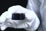 薄膜太阳能电池原理：中国技术如何领先全球