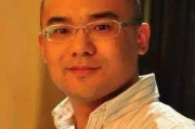 匹夫的逆袭讲什么？武侠没落后，老书迷还在收藏回忆
