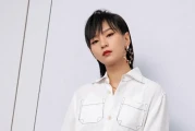 周笔畅38岁单身未育，超女照片见证实力人生
