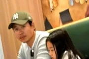 高云翔董璇带娃逛街，是为孩子暂时休战还是另有隐情？