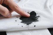 衣服沾上原子笔墨渍？白醋3分钟洗掉，省钱有效