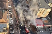 大连供热管道爆炸致1死1伤 地面热水喷涌