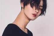 头发两侧白头发多是什么原因？常见诱因和改善方法