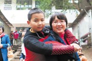 妈妈带孩子去乡村支教，一年经历看完感动了