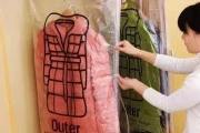 冬衣收纳成豆腐块，羽绒服能卷成水杯大