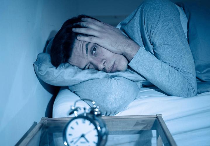 失眠多梦心悸出汗_酸枣仁汤颗粒调理心肝血虚_吃什么可以改善睡眠多梦