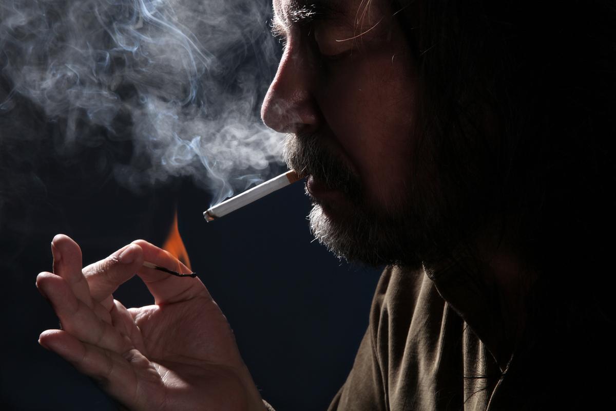 慢阻肺肺气肿区别_肺气肿早期症状_肺大泡形成