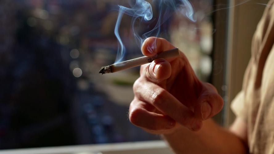 肺大泡形成_肺纹理紊乱肺野透亮度增加_肺气肿CT表现