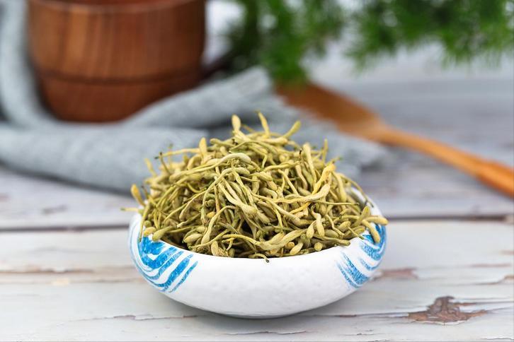 金银花菊花清肝降火_金银花菊花茶功效_正常的菊花茶是什么颜色