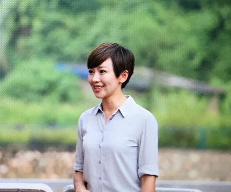 欧阳夏丹 复出 新年祝福_欧阳夏丹 复出 近况_新闻30分欧阳夏丹图片