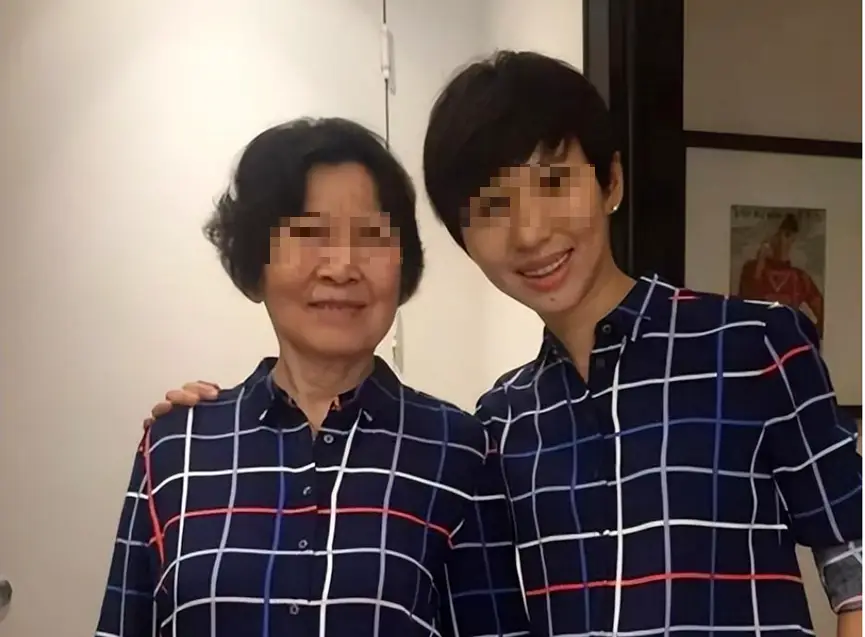 欧阳夏丹 央视消失原因 欧阳夏丹 复出后的新身份_新闻30分欧阳夏丹图片