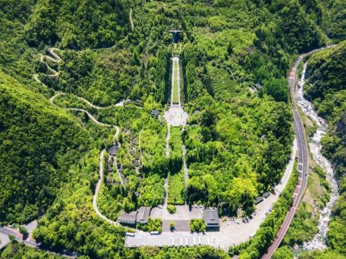 神农架哪些景点必去_神农架旅游景点_神农架自然风光