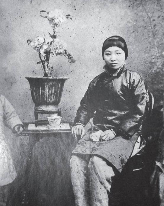 小凤仙与蔡锷照片_小凤仙的坎坷童年经历_小凤仙与蔡锷的爱情故事
