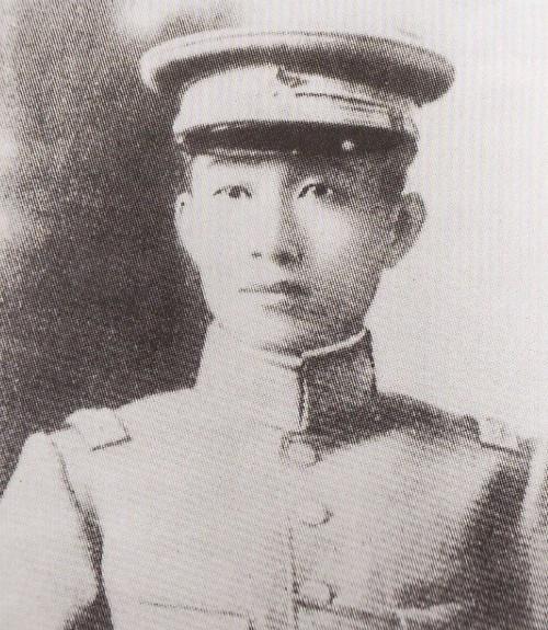 小凤仙与蔡锷的爱情故事_小凤仙与蔡锷照片_小凤仙的坎坷童年经历