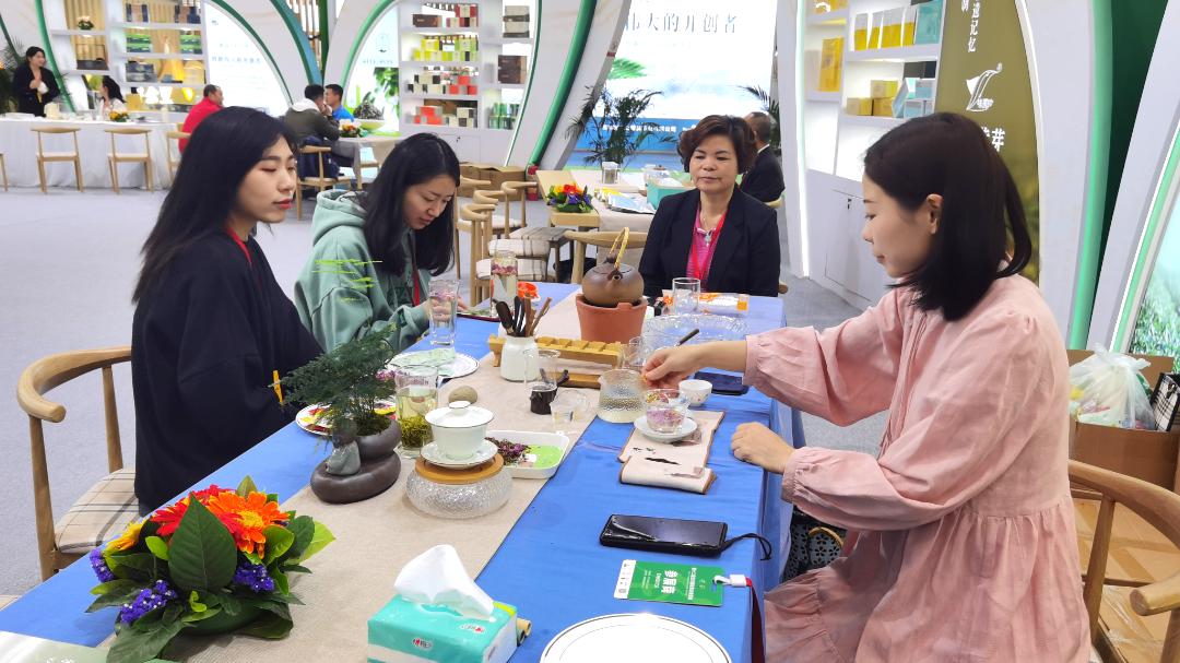 四川蒙顶山跃华茶业集团有限公司_第十二届四川国际茶业博览会 蒙顶山茶 区域公用品牌_蒙顶山茶 茶艺体验 茶客品鉴