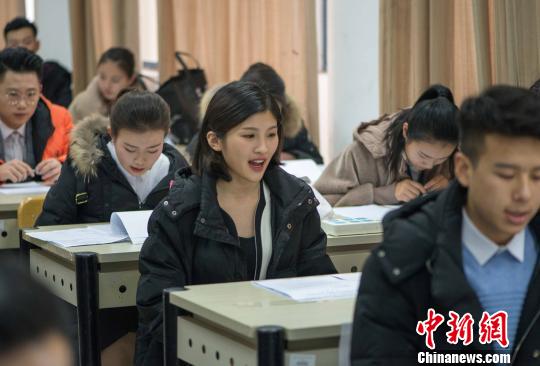 中国传媒大学南广学院文化管理学院_艺考校考人数竞争激烈_中国传媒大学南广学院艺考报考人数
