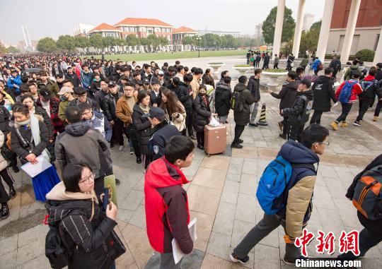 艺考校考人数竞争激烈_中国传媒大学南广学院文化管理学院_中国传媒大学南广学院艺考报考人数