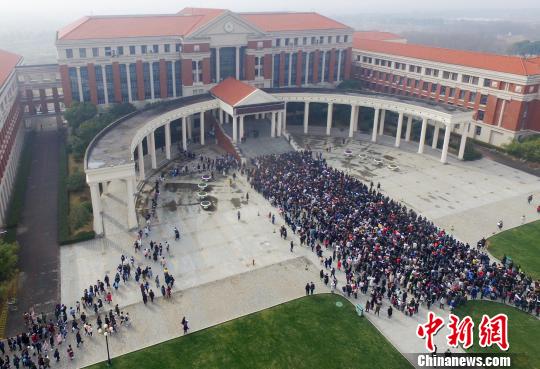 艺考校考人数竞争激烈_中国传媒大学南广学院艺考报考人数_中国传媒大学南广学院文化管理学院