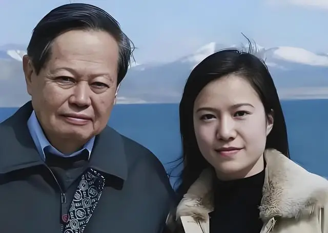 杨振宁子女_杨振宁三个孩子的成就_杨振宁和孩子的关系
