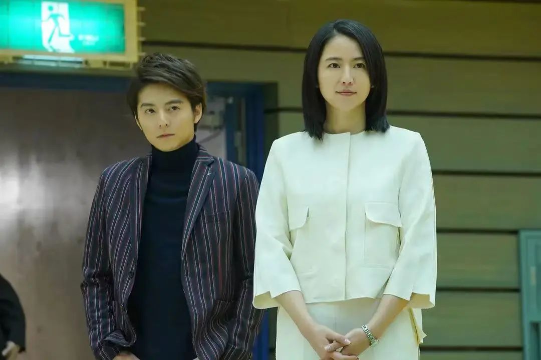 miumiu hk官网_MiuMiu骑士靴抢购现象_MiuMiu千金人设打造策略