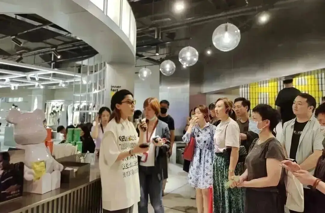 文化创意产品开发方案_IP孵化与授权合作_打造潮玩爆款IP逻辑