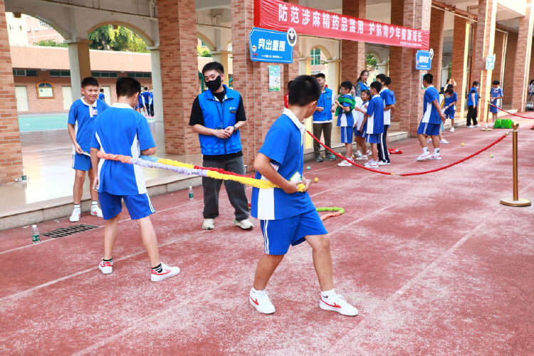 深圳明德外语实验学校 禁毒主题运动会_沙井街道禁毒办 青少年毒品预防教育_深圳市明德外语实验学校