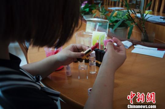 什么样的口红可以食用_自制可食用口红_母亲节礼物_健康口红配方