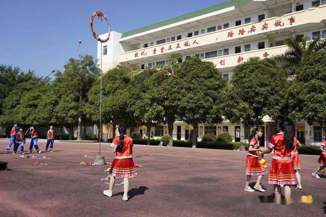 上思县民族中学_上思县民族中学 民族团结教育 浸润式校园文化建设