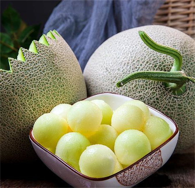 蜜瓜特点_热性水果有哪些_蜜瓜抗晒作用