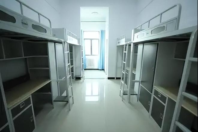 塔里木大学录取通知书邮寄时间及新生入学准备指南_2026新疆大学录取分数线_黑龙江女孩被新疆塔里木大学录取 5000公里路程学费生活费对比