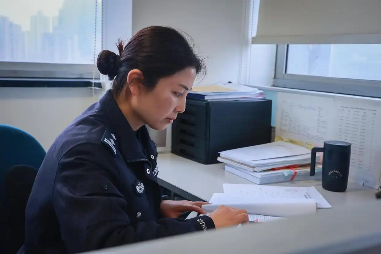 上海女警_女侦查员_上海女特警又美又飒成打卡点