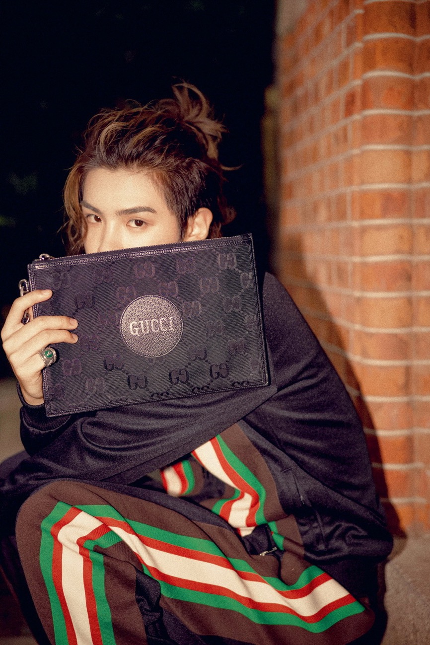 gucci官网男士手拿包价格_gucci off the grid 旅行箱包_gucci off the grid 可持续系列