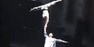 2024年泰兴市春晚杂技表演《青春的遐想-造型》