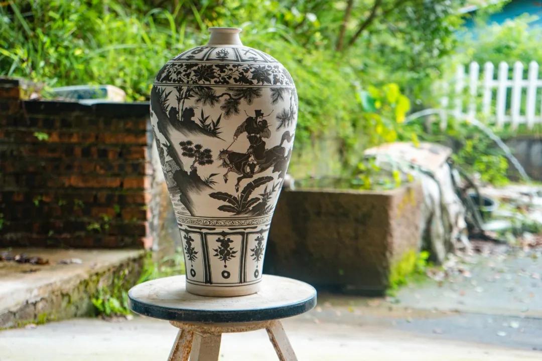 元青花瓷片展_饶克勤 元青花牡丹纹梅瓶 景德镇陶瓷博物馆