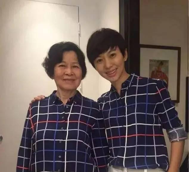 欧阳夏欧阳夏丹多少岁_欧阳夏丹沪漂北漂成为主持人_欧阳夏丹父亲去世母亲患病