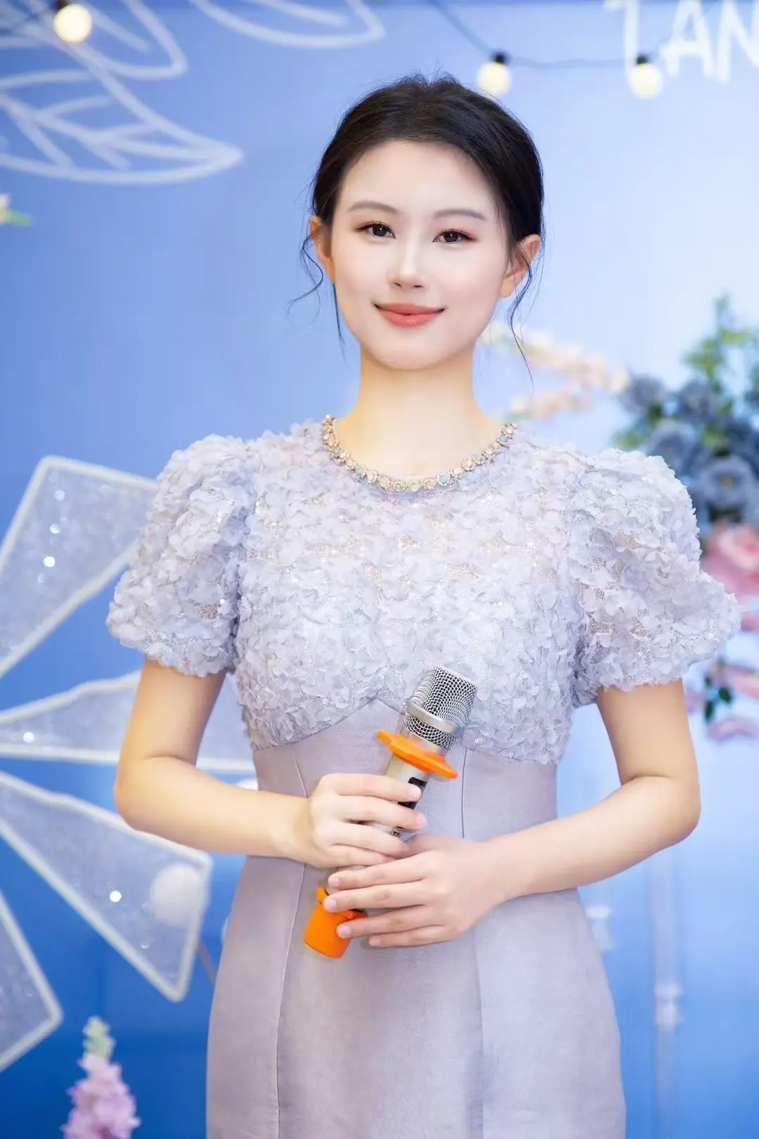 赛事主持人